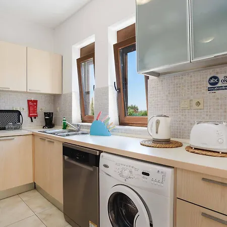 Ophelia Vila Líndos